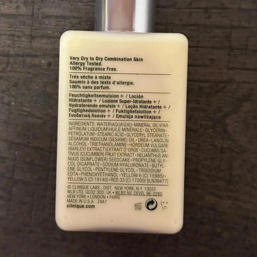 NWT $49 6.7oz Clinique Dramatically Different Moisturizing Face Lotion+Pump - Picture 7 of 9